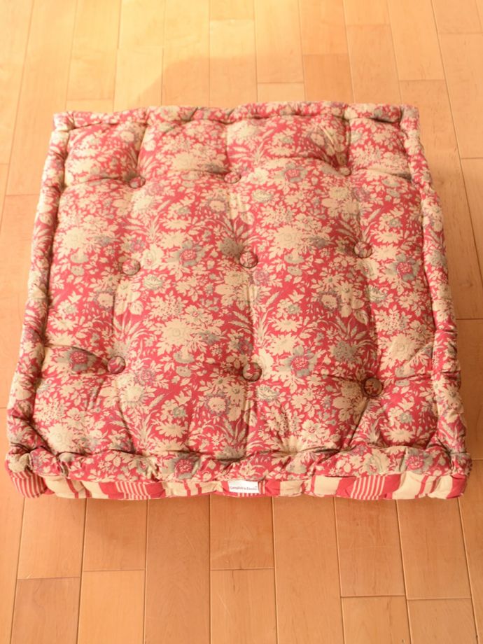 コントワールドファミーユのクッション