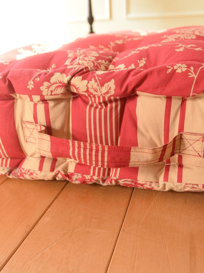 クッションの持ち手