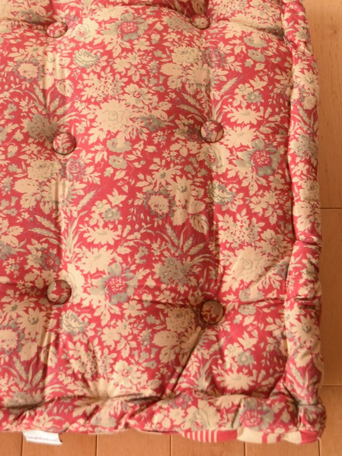 クッションの反対側