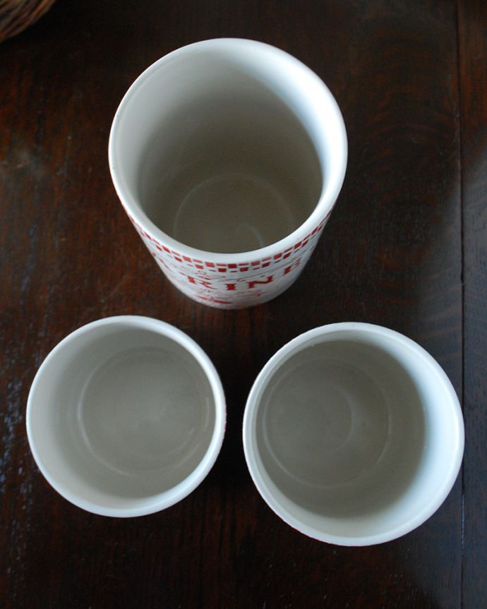 コントワールドファミーユ　インテリア雑貨　コントワール・ド・ファミーユのカトラリースタンド（レッド）。３個セットでお届けします大中小３サイズで合計３個をお届けします。(cf-694)