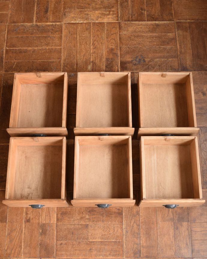 コントワールドファミーユ アンティーク風 コントワール・ド・ファミーユの ローチェスト。引き出しは6杯。(cff-03)