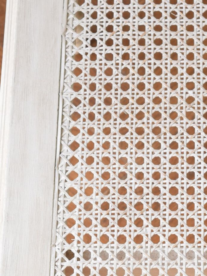 アンティーク調スツールの編み込み