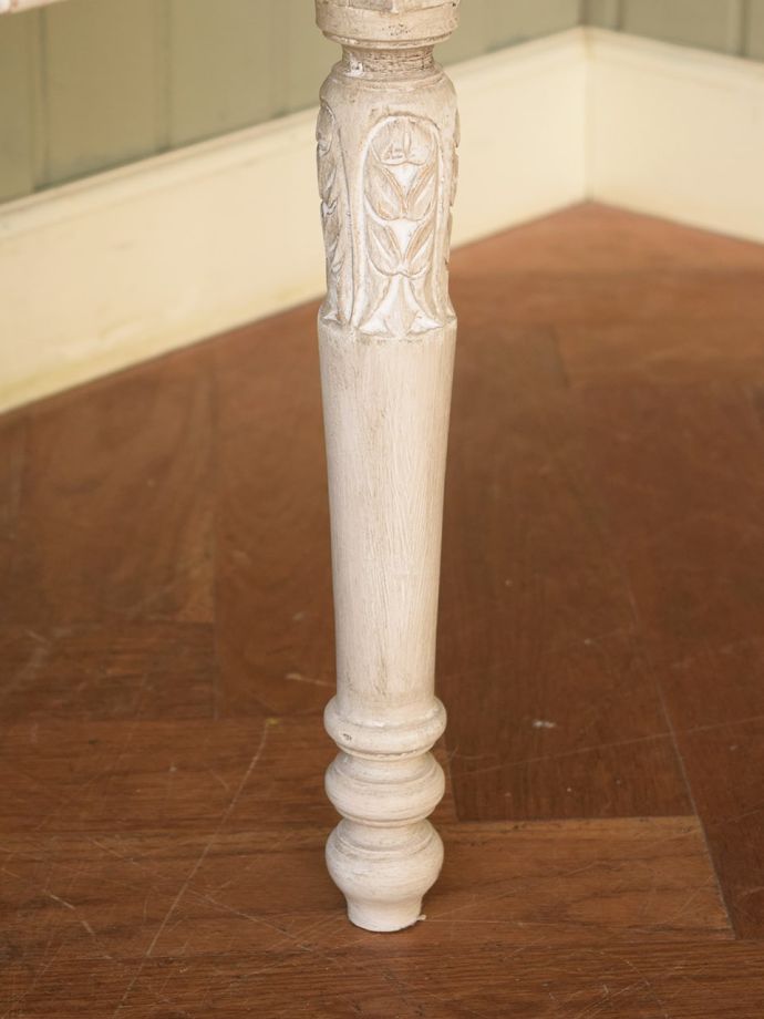 アンティーク調椅子の脚