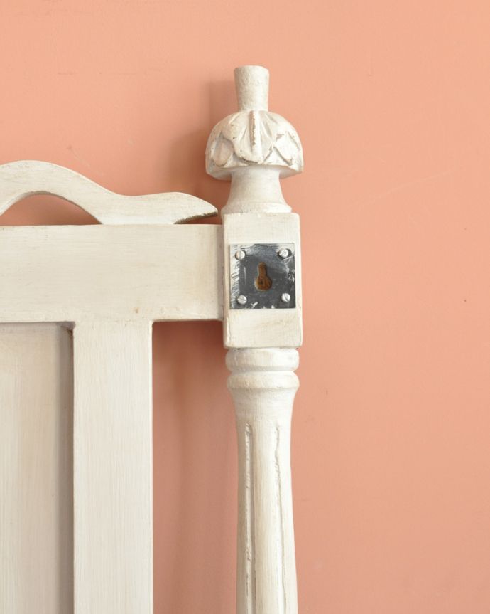 アンティーク風の家具　アンティーク風　アンティーク風家具、コクシグルのベッドヘッド（Bedrest Scenes Galantes）。金具が付いています裏には壁に取り付ける様の金具が付いています。(cff-1014)