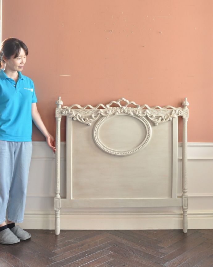アンティーク風の家具　アンティーク風　アンティーク風家具、コクシグルのベッドヘッド（Bedrest Scenes Galantes）。フランスらしい優雅さたっぷりのヘッドボードまるでおとぎ話の世界から飛び出てきたような華がある可愛いデザインのヘッドボード。(cff-1014)