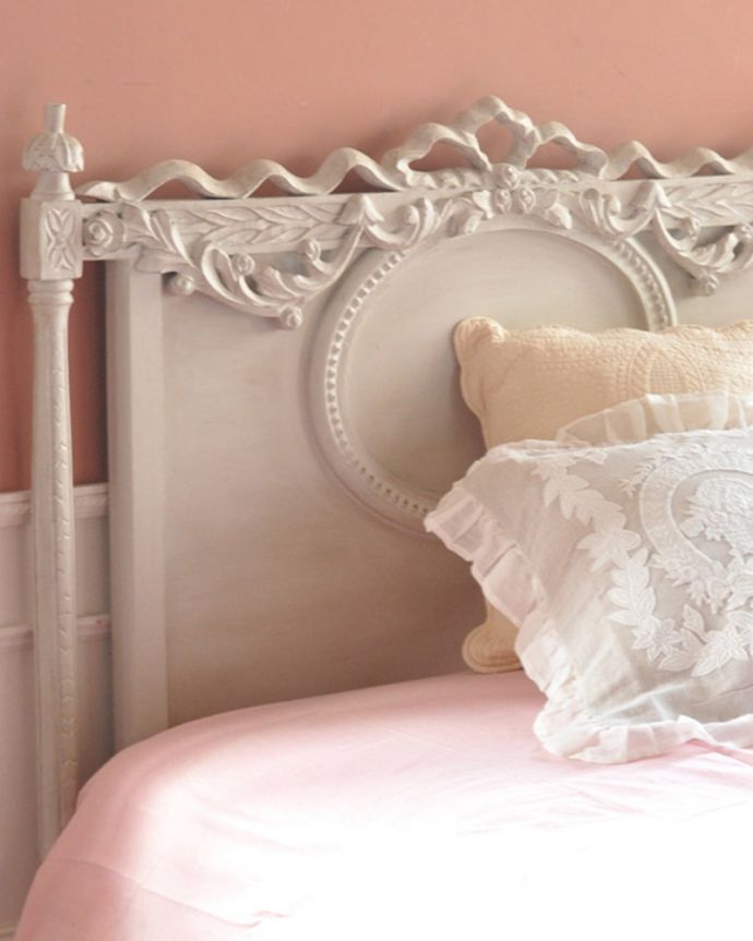 アンティーク風の家具　アンティーク風　アンティーク風家具、コクシグルのベッドヘッド（Bedrest Scenes Galantes）。あっという間に素敵なベッドが楽しめます脚付きのマットを置くだけで、優雅な夢を見れる寝室が造れます。(cff-1014)