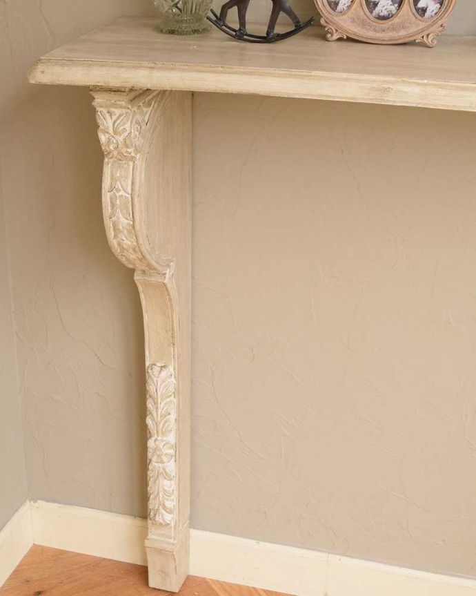 アンティーク風の家具　アンティーク風　フレンチアンティーク風のおしゃれな家具、フランスから届いたコンソールテーブル。フランスらしい装飾まるでアンティークのようなフランスらしい優雅な装飾。(cff-1015)