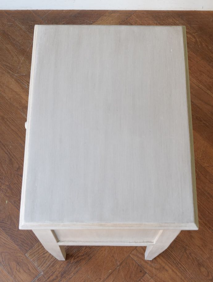 キャビネットの天板