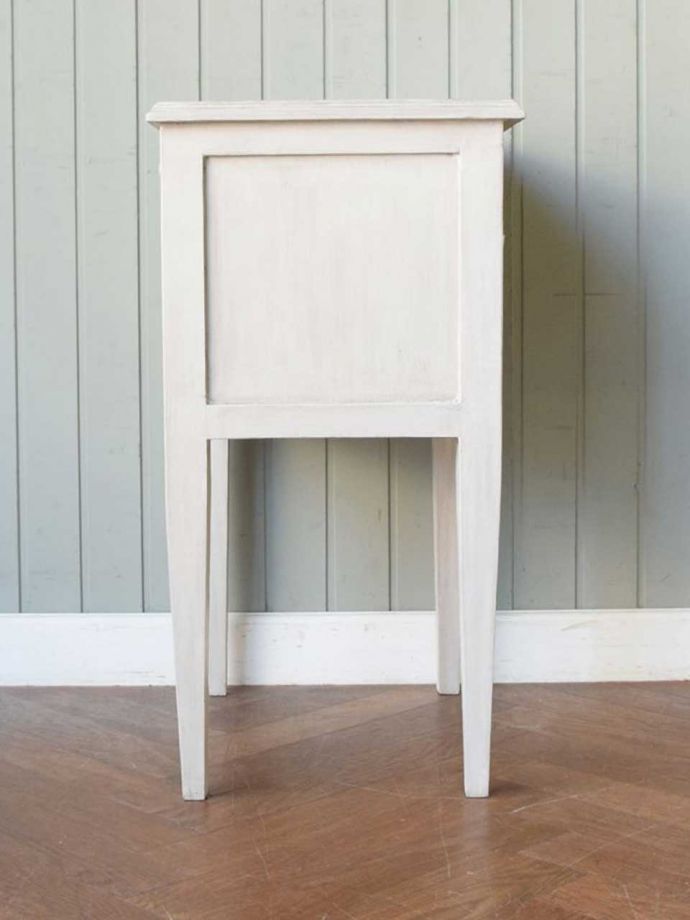 キャビネットの側面