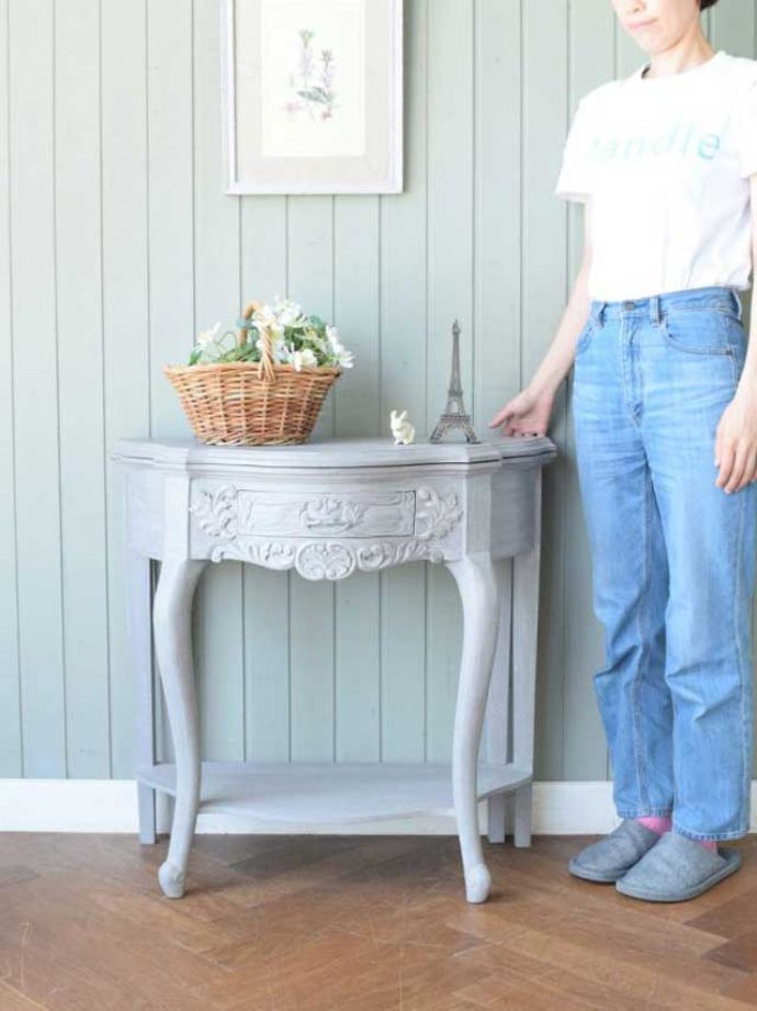 フランス生まれのおしゃれなコンソールテーブル