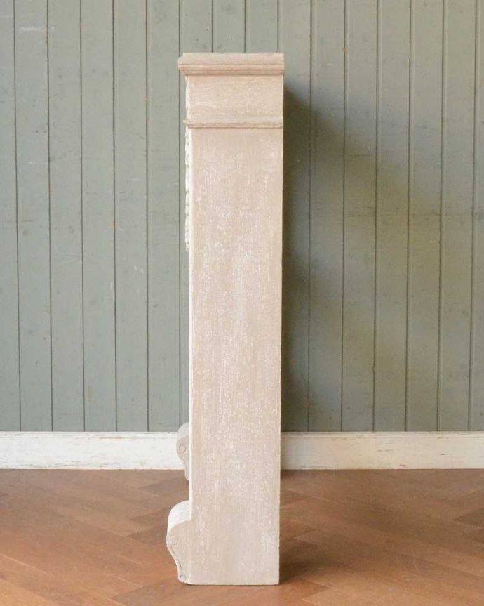 アンティーク風の家具　アンティーク風　フランスからやってきたアンティーク風コンソール（マントルピース）。横から見ても素敵なんですもちろん、横から見てもキレイに仕上がっているので、いろんな場所に置いて使って下さい。(cff-1026)