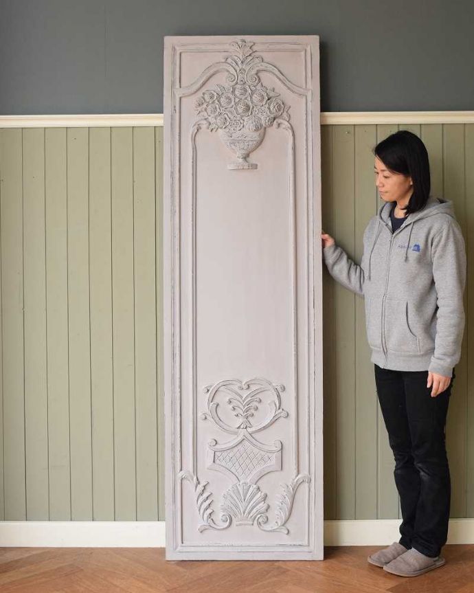 アカンサス　アンティーク風　お部屋の中が一瞬でフランスになっちゃう、コクシグルのアンティーク風壁付けパネル。フランスらしい優雅さたっぷりの壁付けパネルみんなに自慢したくなっちゃう可愛らしさです。(cff-1028)