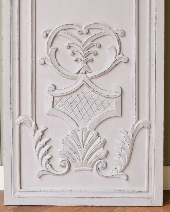 アカンサス　アンティーク風　お部屋の中が一瞬でフランスになっちゃう、コクシグルのアンティーク風壁付けパネル。見た目でも楽しめます女性らしく素敵なデザインのミラーなので、壁に取り付けるだけで一瞬でフランス気分。(cff-1028)