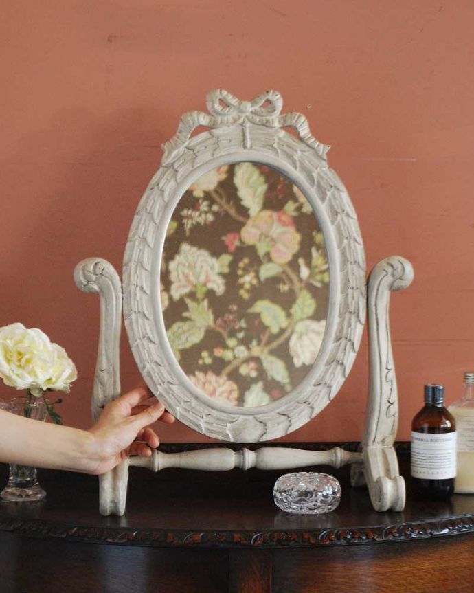 ミラー・時計 インテリア雑貨 アンティーク風家具、コクシグルのスタンドミラー(Mirror Coiffeuse Brume)。しっかり身支度できますボリュームがあるミラーなので、毎朝、鏡を覗き込んで楽しみながら身支度しましょう。(cff-1032)