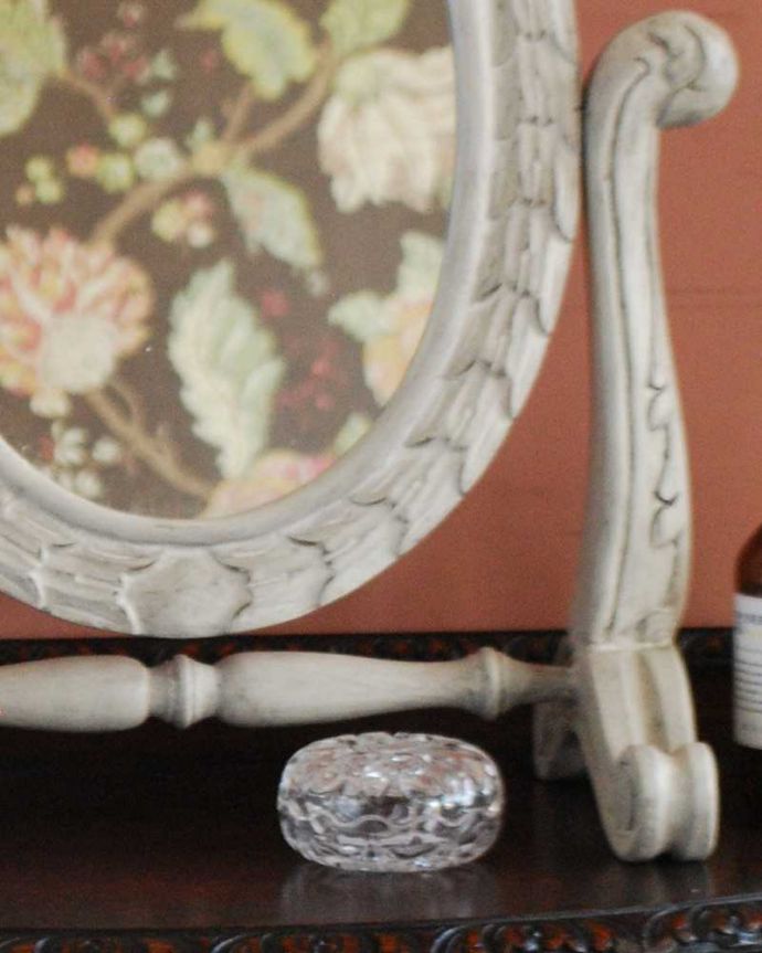 ミラー・時計 インテリア雑貨 アンティーク風家具、コクシグルのスタンドミラー(Mirror Coiffeuse Brume)。置くだけであっという間にドレッサーどんな場所にも置けちゃう自立型。(cff-1032)