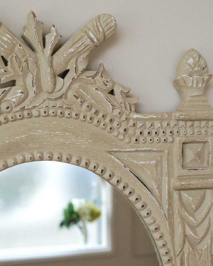 ミラー・時計　インテリア雑貨　フランスからやってきたアンティーク風のミラーSmall MIrror Préciosité　 (Gris antipue)。フランスらしく美しい彫とっても可愛いデザインのウォールミラーはフランスらしく華やかな彫りのデザイン。(cff-1034)
