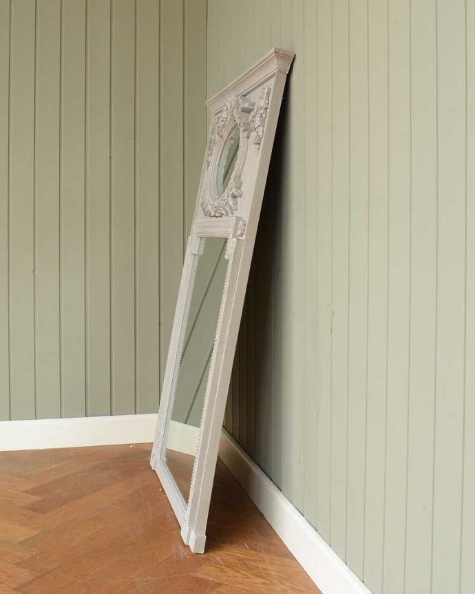 コントワールドファミーユ インテリア雑貨 コントワール・ド・ファミーユのミラー BASTIDE(GREY)。置いても使えます壁に掛けずに、こんな風に立て掛けて使う事ができます。(cff-1047)