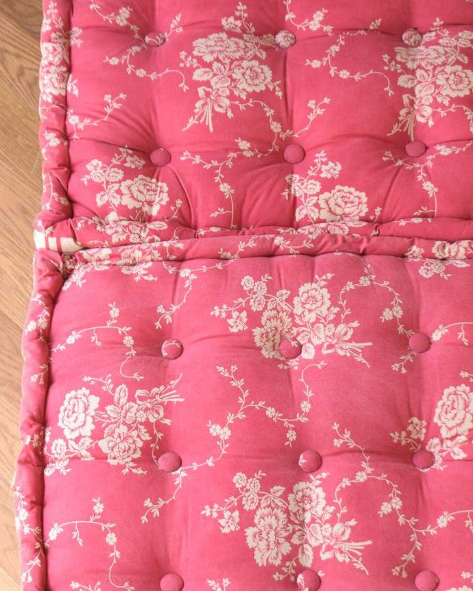 座面の生地はこんな感じです