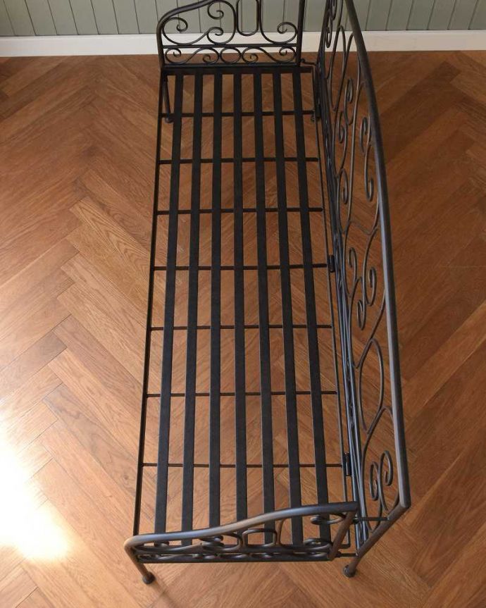 座クッションを取ると・・・