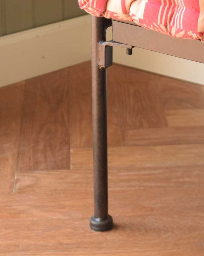 アイアンソファの脚