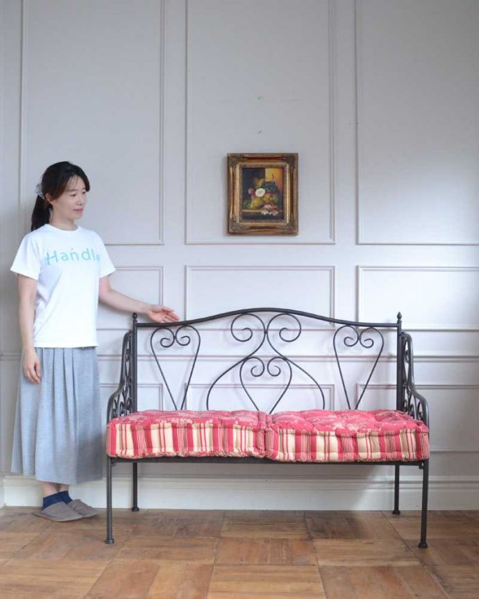 フランスのおしゃれなアイアンソファ