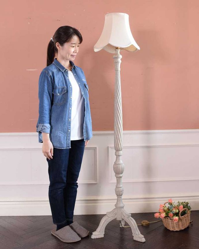 スタンドライト　照明・ライティング　フランスからやってきた彫刻が優雅なフロアランプ(E26球付)。。(cff-1059)