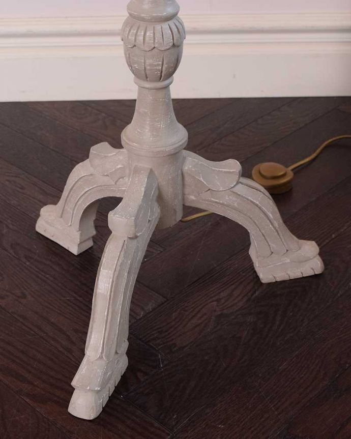 スタンドライト　照明・ライティング　フランスからやってきた彫刻が優雅なフロアランプ(E26球付)。。(cff-1059)