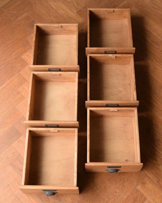 チェストの引き出し