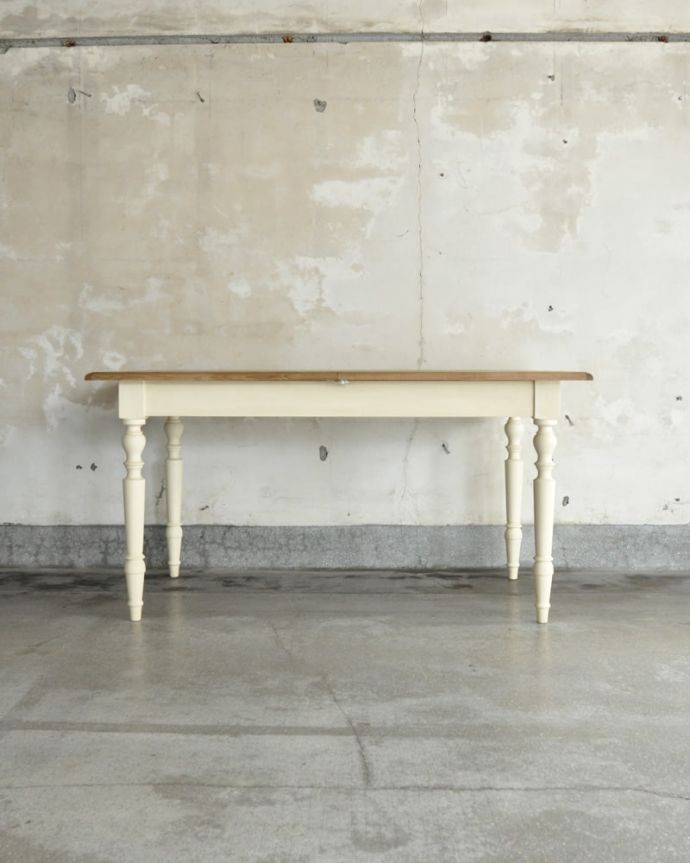 コントワールドファミーユ アンティーク風 フランス家具 コントワール・ドゥ・ファミーユ ダイニングテーブル DINING TABLE W/EXT CITADINES WHT 横から見た姿は…シンプルなデザインなので、どんなお部屋にも似合っちゃうんです。(cff-1063)