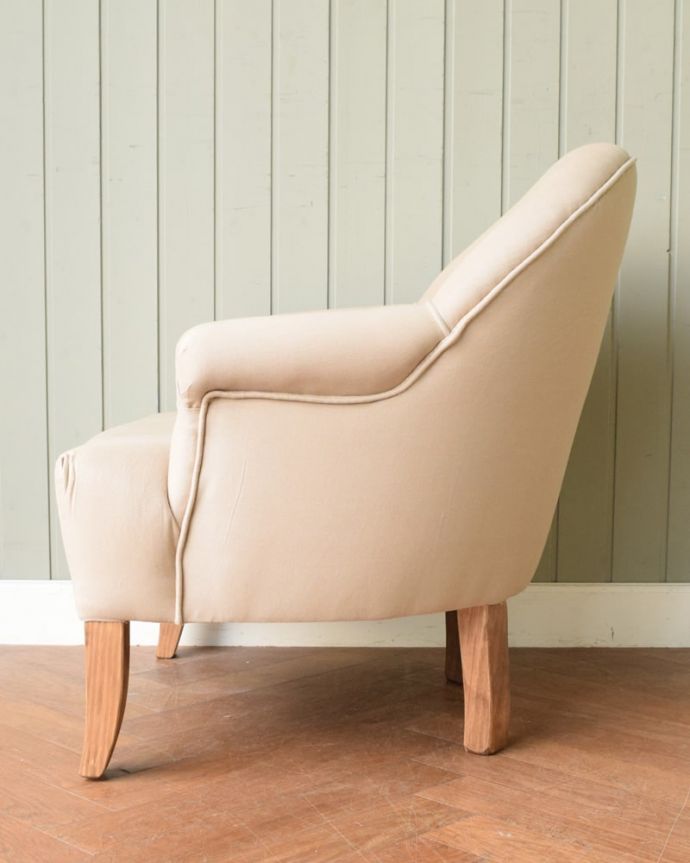 一人掛けソファの側面