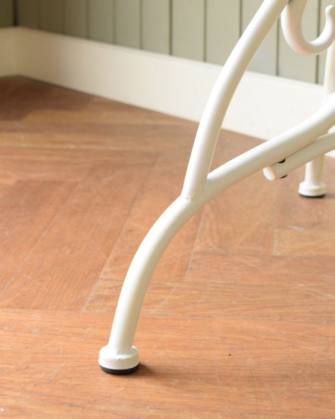 フランスのテーブルの脚