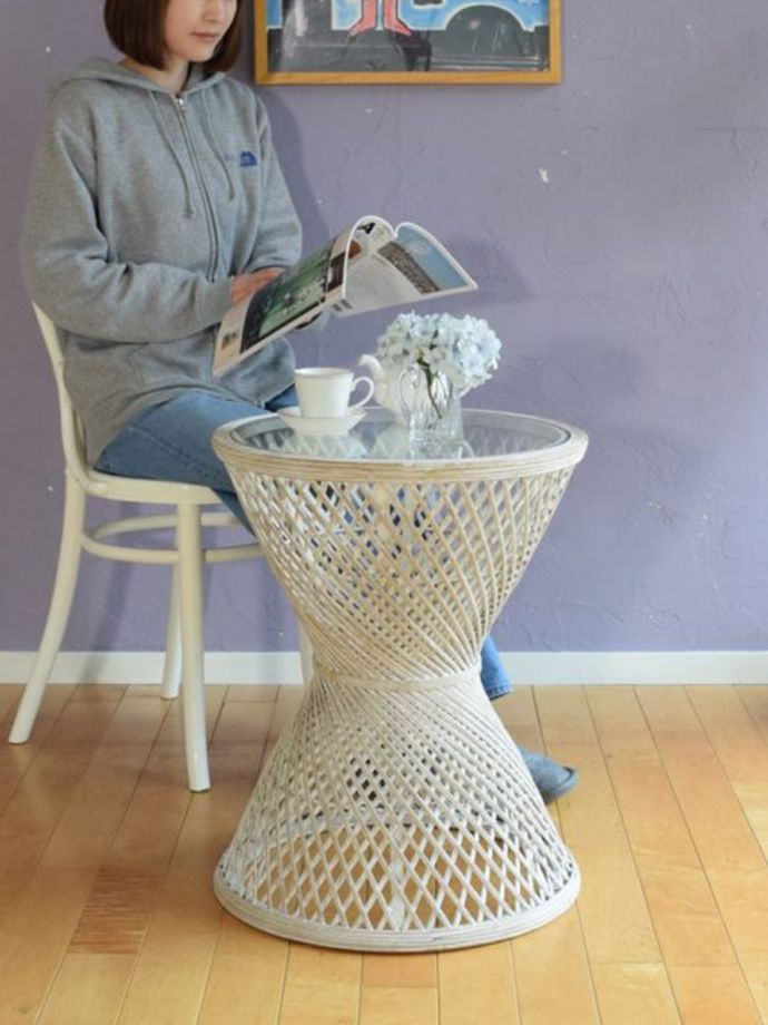 フランスのおしゃれなサイドテーブル