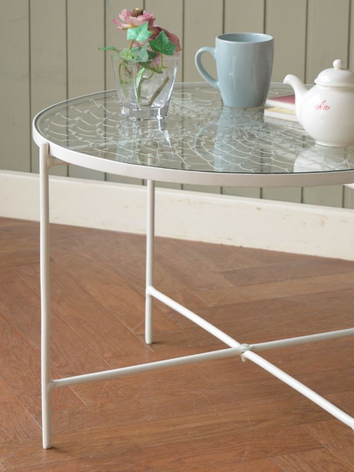 コントワール・ド・ファミーユのテーブル