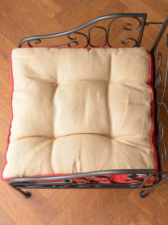 クッションの反対側