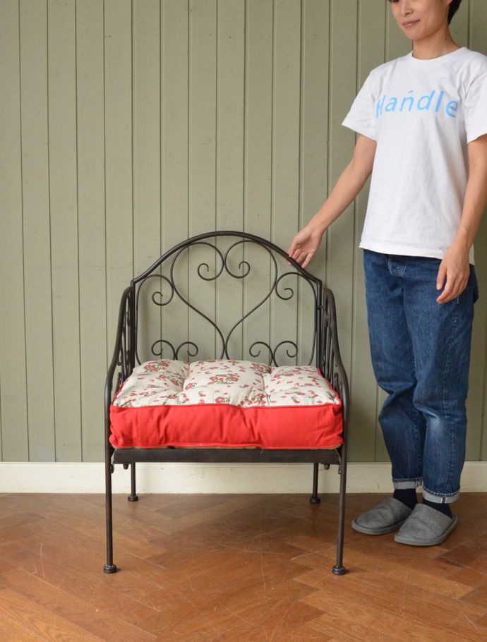 フランス生まれのおしゃれなアイアンソファ