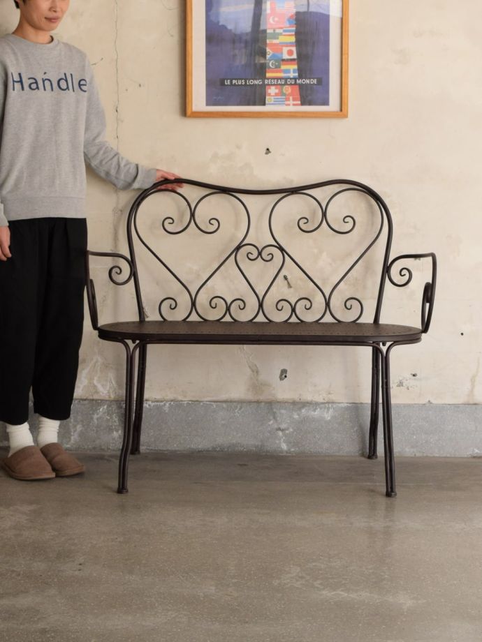 フランス生まれのおしゃれなガーデンチェア