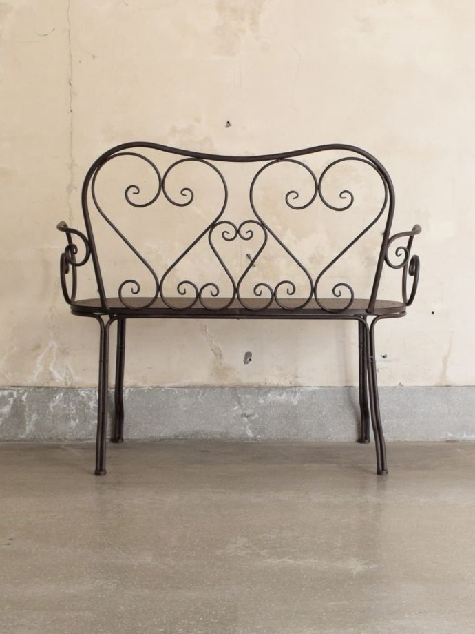 アイアンガーデンチェアの後ろ姿