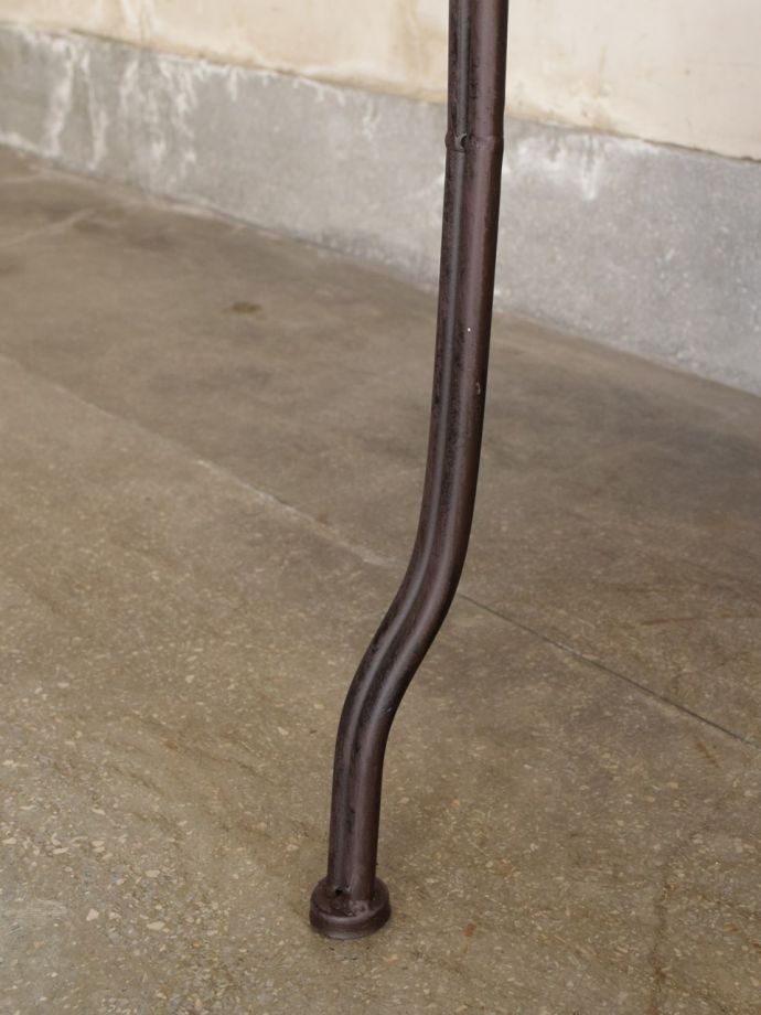 ガーデンチェアの脚