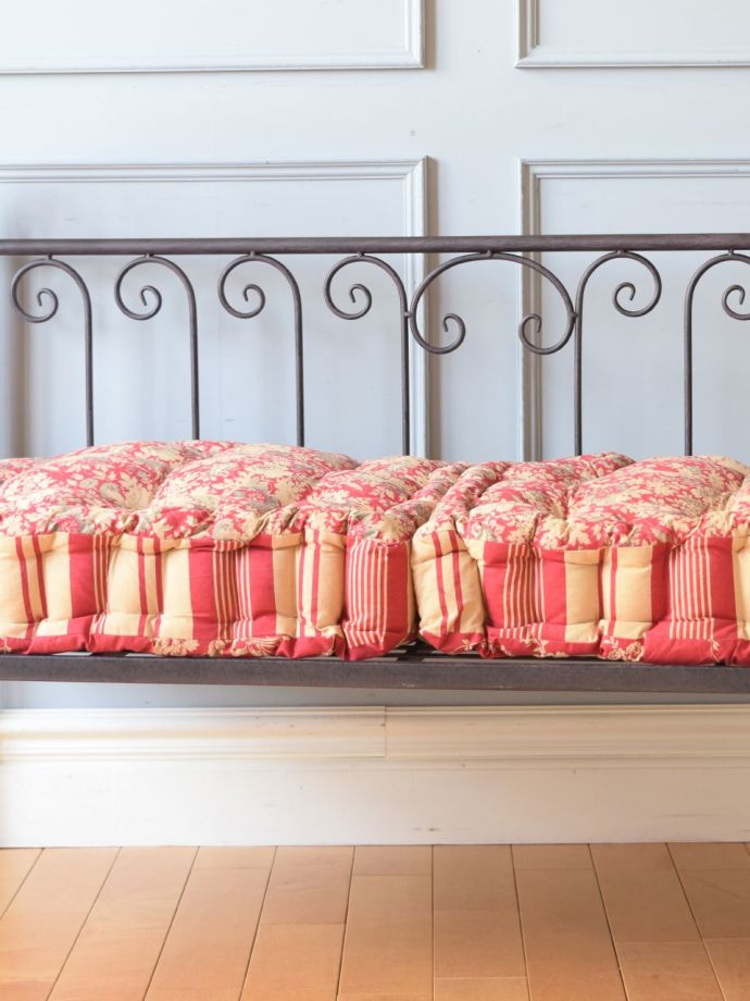 おしゃれなソファの背もたれ