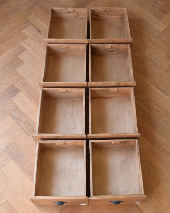 チェストの引き出し