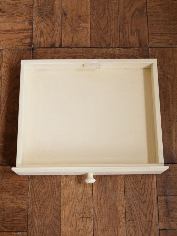 センターテーブルの引き出し