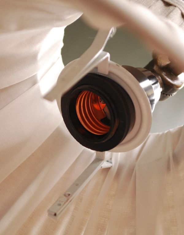 コントワールドファミーユ　照明・ライティング　コントワール・ド・ファミーユのハイスタンドのフロアランプ（ウッド＆メタル）。量販店で購入OKな国産球（口径E26対応です。(cfs-172)