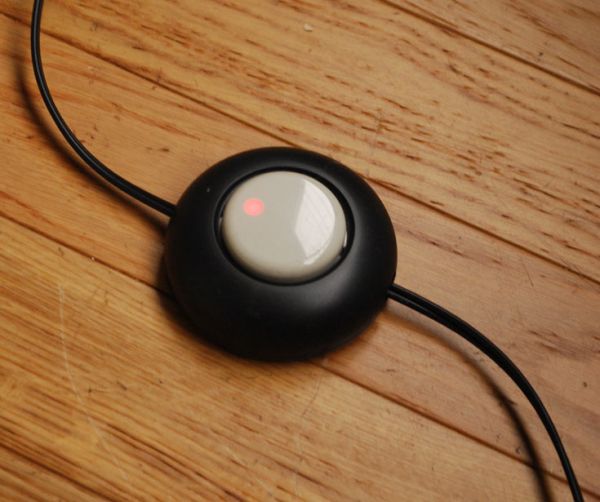 コントワールドファミーユ　照明・ライティング　コントワール・ド・ファミーユのハイスタンドのフロアランプ（ウッド＆メタル）。足で踏むだけでON/OFFできるフットスイッチが付いています。(cfs-172)