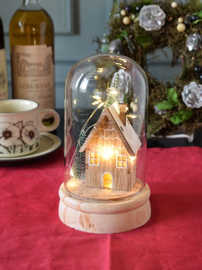 ライトが付いたガラスドーム