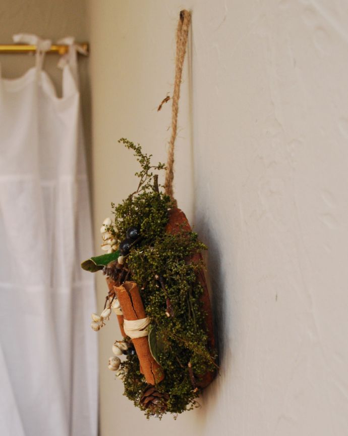 クリスマスリースを横から見ると