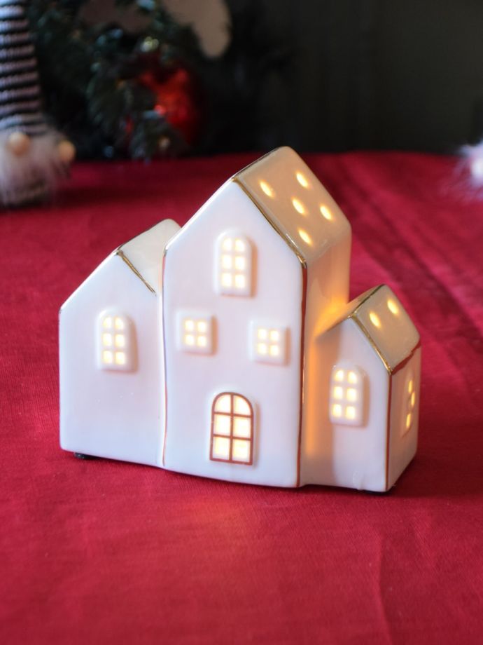 LEDライトが付いたセラミックのお家