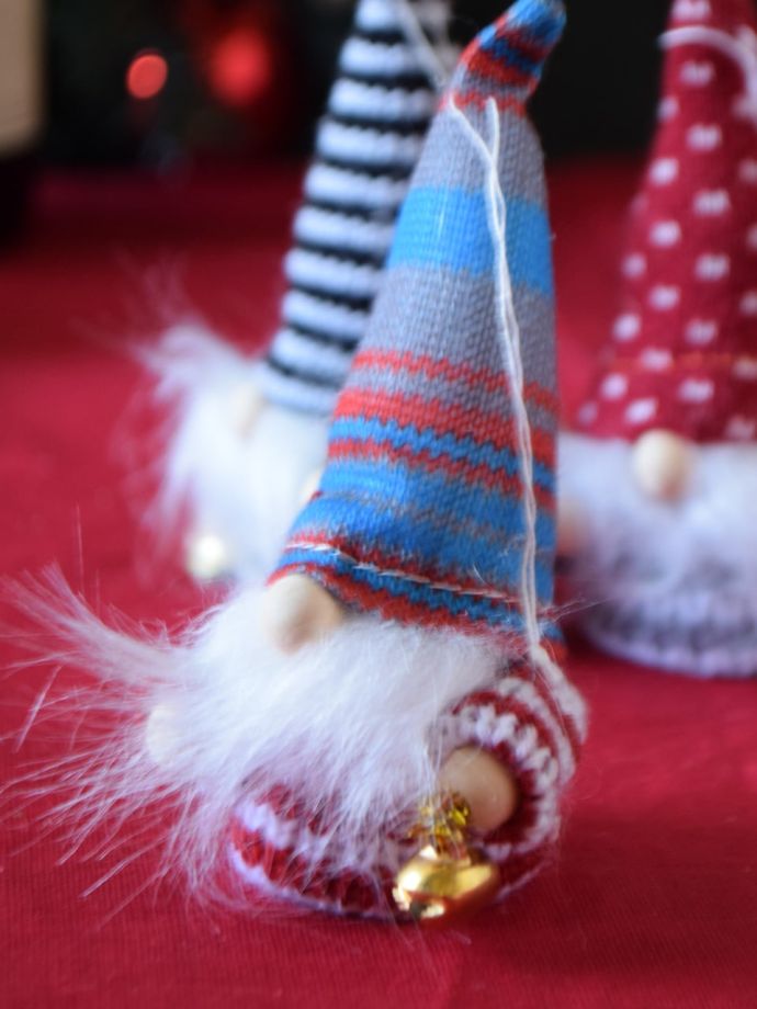 幸せを運んでくるトムテの人形