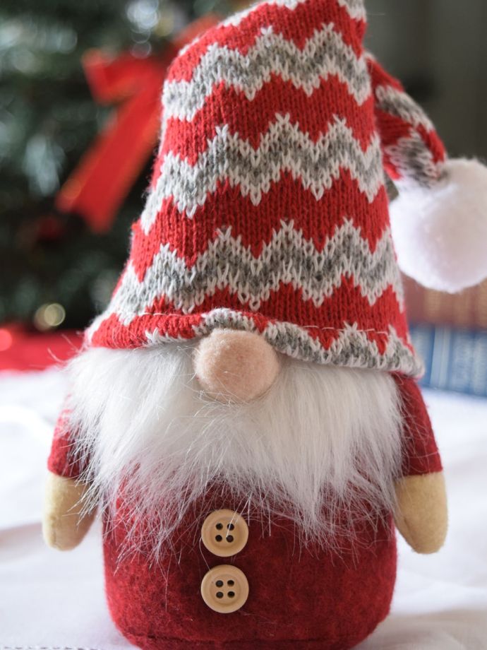 幸せを運んでくるトムテの人形