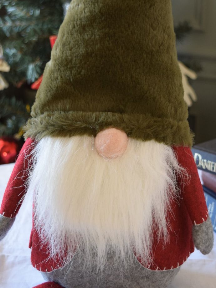 幸せを運んでくるトムテの人形