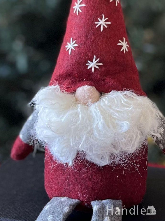 幸せを運んでくるトムテの人形